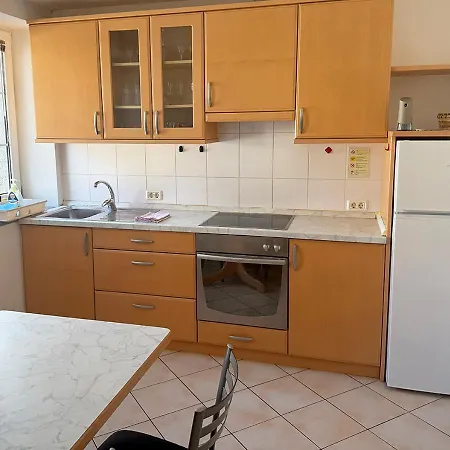 Apartmaji Slavnik Διαμέρισμα *